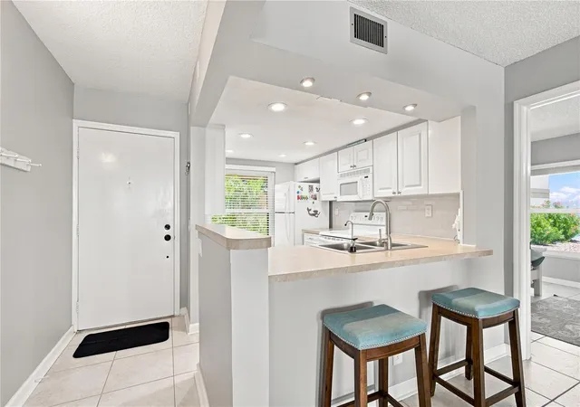 4th image of 6177 Sun Blvd #109, Saint Petersburg, FL 33715 | MLS# TB8532943