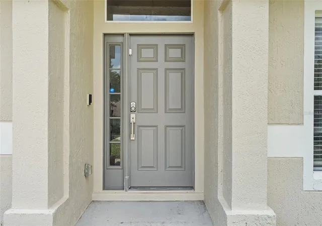 Photo 4 of Sale Pending at 1128 Lakeview Oaks Dr, Minneola, FL 34715 | MLS# O6428289 | Listing updated on 2026-08-17