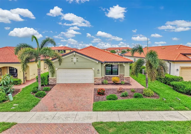 Photo 1 of Single family home for sale at 10065 Cozy Grv Dr, Venice, FL 34293 | MLS# N6145166 | Listing updated on 2026-09-02