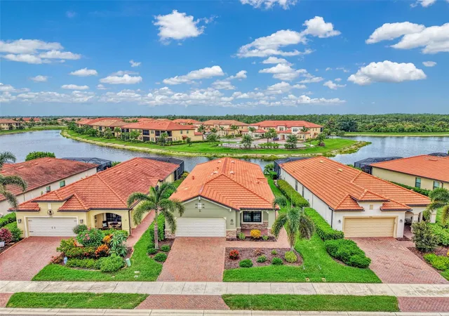 Photo 2 of Single family home for sale at 10065 Cozy Grv Dr, Venice, FL 34293 | MLS# N6145166 | Listing updated on 2026-09-02