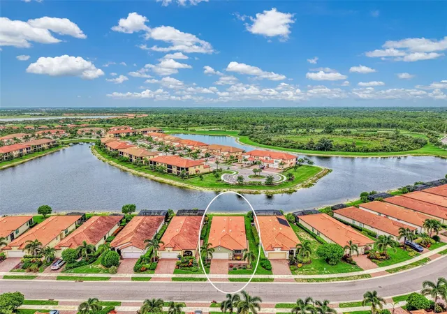 Photo 3 of Single family home for sale at 10065 Cozy Grv Dr, Venice, FL 34293 | MLS# N6145166 | Listing updated on 2026-09-02