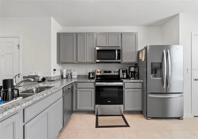 Photo 2 of Townhouse for sale at 3476 Major Oak Blvd, Apopka, FL 32703 | MLS# O6428350 | Listing updated on 2026-09-21