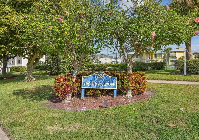 Listing Photo 4 - Condo for sale in building located at 1125 Pinellas Bayway S, ST PETERSBURG, FL 33715 - Unit #302