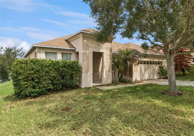 1st image of 780 Lakeview Pointe Dr, Clermont, FL 34711 | MLS# O6428402