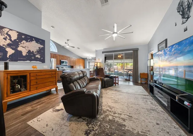 4th image of 2511 Estancia Blvd, Clearwater, FL 33761 | MLS# TB8533082