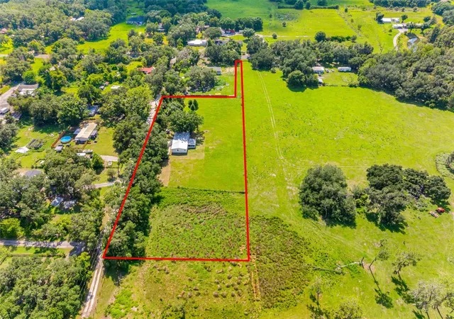 Photo 1 of Manufactured home for sale at 2806 Lawrence Rd, Plant City, FL 33565 | MLS# TB8533095 | Listing updated on 2026-08-17