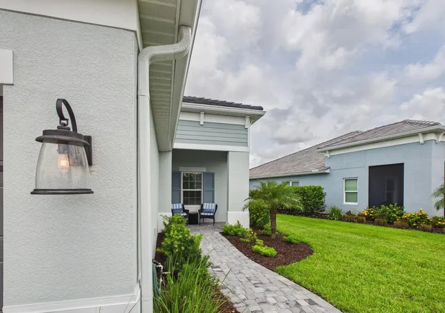 Photo 3 of Single family home for sale at 10012 Lake Wales Cir, Sarasota, FL 34241 | MLS# A4701175 | Listing updated on 2026-08-26