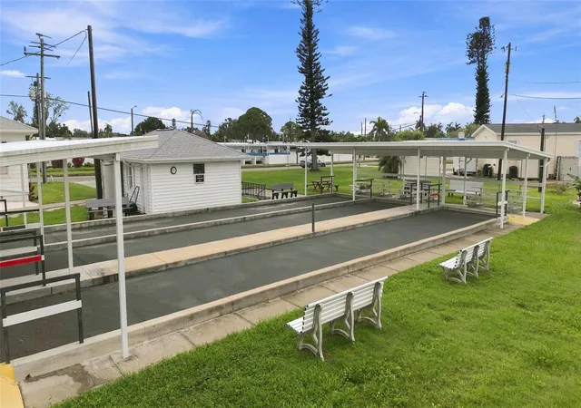 2nd image of 10315 Cortez Rd W, BRADENTON, FL 34210