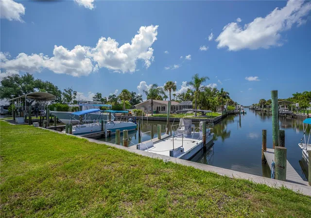 Photo 3 of Single family home for sale at 8152 Seashell St, Englewood, FL 34224 | MLS# D6148214 | Listing updated on 2026-10-03