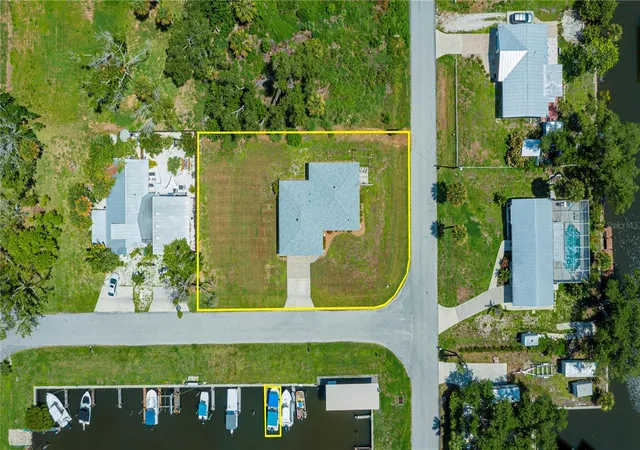 Photo 3 of Single family home for sale at 8152 Seashell St, Englewood, FL 34224 | MLS# D6148214 | Listing updated on 2026-10-03