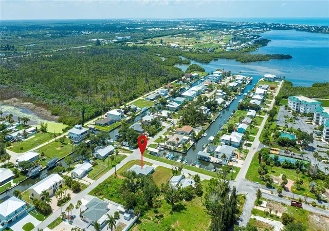 Photo 4 of Single family home for sale at 8152 Seashell St, Englewood, FL 34224 | MLS# D6148214 | Listing updated on 2026-10-03