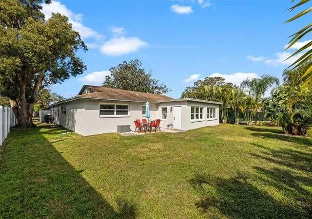 27th image of 11145 Bella Loma Dr, Largo, FL 33774 | MLS# TB8533270