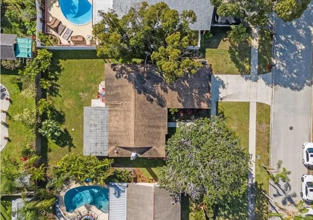 3rd image of 11145 Bella Loma Dr, Largo, FL 33774 | MLS# TB8533270