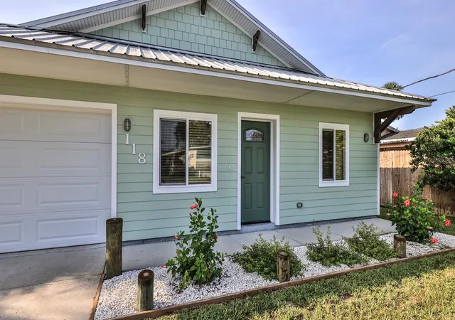 Photo 3 of Single family home for sale at 118 Snyder St, Edgewater, FL 32132 | MLS# NS1088849 | Listing updated on 2026-08-17