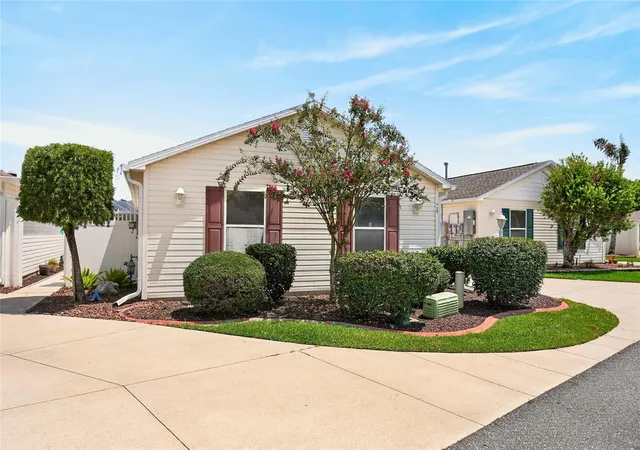 2nd image of 449 Layton Ter, The Villages, FL 32162 | MLS# G5115615