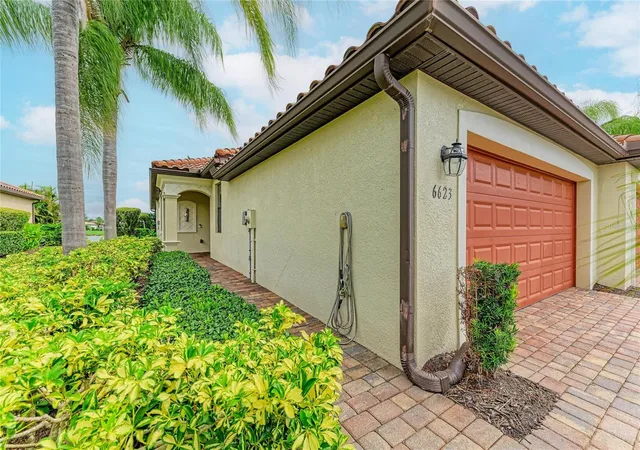 2nd image of 6623 Candlestick Dr, Bradenton, FL 34212 | MLS# D6148224