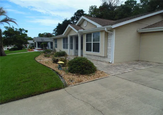 Photo 1 of Single family home for sale at 8125 Sw 108 Loop, Ocala, FL 34481 | MLS# OM729319 | Listing updated on 2026-08-31