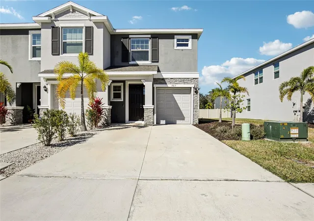 Photo 3 of Townhouse for sale at 2813 Midnight Pearl Dr, Sarasota, FL 34240 | MLS# A4701279 | Listing updated on 2026-08-23