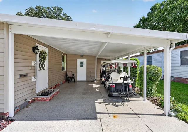 3rd image of 1215 Panama Pl, Lady Lake, FL 32159 | MLS# G5115642