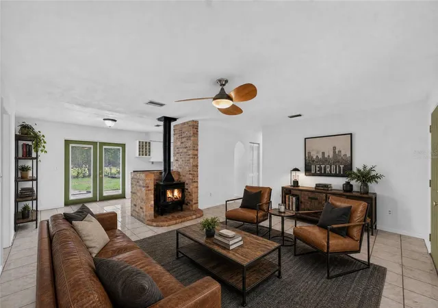 Photo 2 of Single family home for sale at 4820 Ne 4th Place, Gainesville, FL 32641 | MLS# GC542284 | Listing updated on 2026-08-30