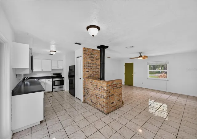 Photo 3 of Single family home for sale at 4820 NE 4th Place, Gainesville, FL 32641 | MLS# GC542284 | Listing updated on 2026-08-30