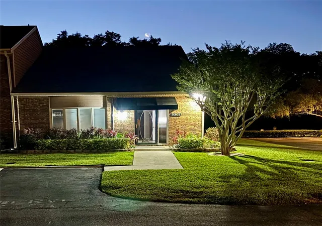 2nd image of 5301 Bradbury Ct, Tampa, FL 33624 | MLS# TB8533508