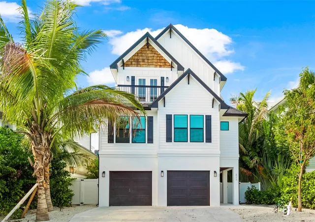 1st image of 211 Grant Dr, Sarasota, FL 34236 | MLS# A4701350