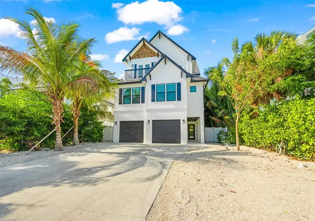 3rd image of 211 Grant Dr, Sarasota, FL 34236 | MLS# A4701350