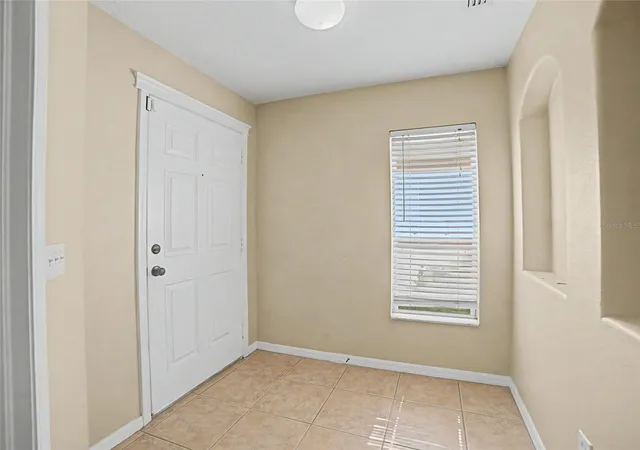 Photo 3 of Single family home for sale at 5828 Wrenwater Dr, Lithia, FL 33547 | MLS# TB8533611 | Listing updated on 2026-10-02
