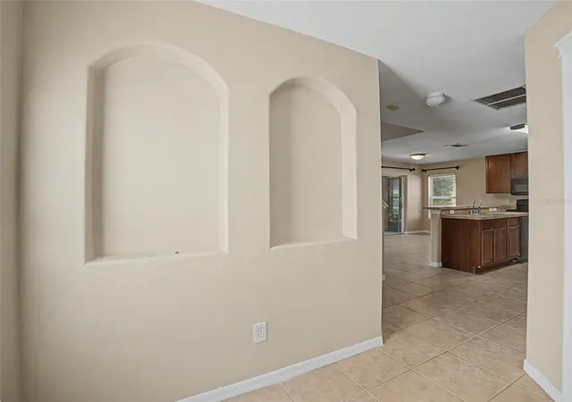 Photo 3 of Single family home for sale at 5828 Wrenwater Dr, Lithia, FL 33547 | MLS# TB8533611 | Listing updated on 2026-10-02