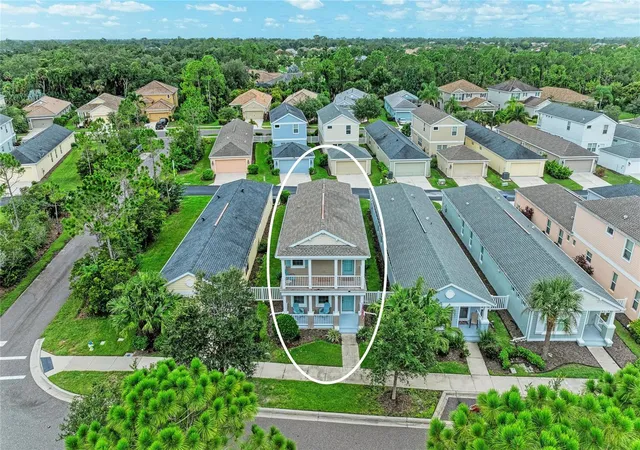 Photo 4 of Single family home for sale at 12662 Shimmering Oak Cir, Venice, FL 34293 | MLS# A4701362 | Listing updated on 2026-09-01