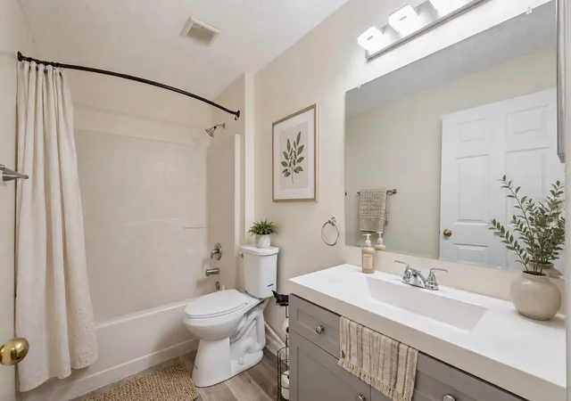 Photo 4 of Sale Pending at 4532 Huppel Ave, Orlando, FL 32811 | MLS# G5115672 | Listing updated on 2026-09-02