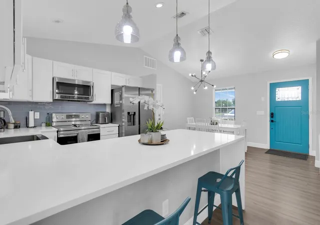 Photo 2 of Single family home for sale at 8115 Windy Hl Way, Orlando, FL 32818 | MLS# S5154588 | Listing updated on 2026-10-22