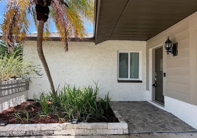 3rd image of 1583 Redwood Ave, Dunedin, FL 34698 | MLS# TB8533750
