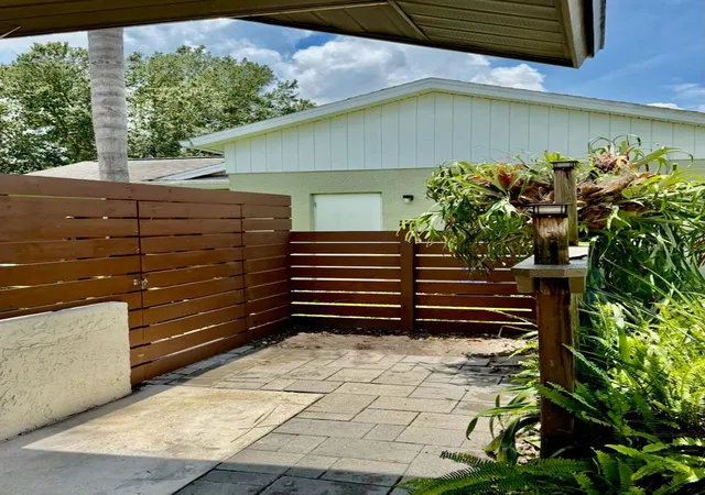 5th image of 1583 Redwood Ave, Dunedin, FL 34698 | MLS# TB8533750