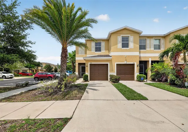3rd image of 1702 Ivory Goose Pl, Ruskin, FL 33570 | MLS# A4701402