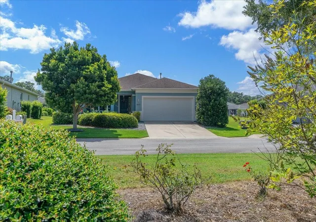 Photo 3 of Single family home for sale at 8213 SW 78th Terrace Rd, Ocala, FL 34476 | MLS# OM729392 | Listing updated on 2026-09-21