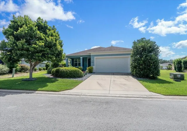 Photo 4 of Single family home for sale at 8213 SW 78th Terrace Rd, Ocala, FL 34476 | MLS# OM729392 | Listing updated on 2026-09-21
