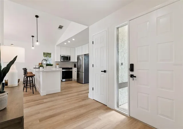 3rd image of 13132 Phoenix Woods Ln, Orlando, FL 32824 | MLS# O6429065