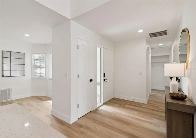 4th image of 13132 Phoenix Woods Ln, Orlando, FL 32824 | MLS# O6429065