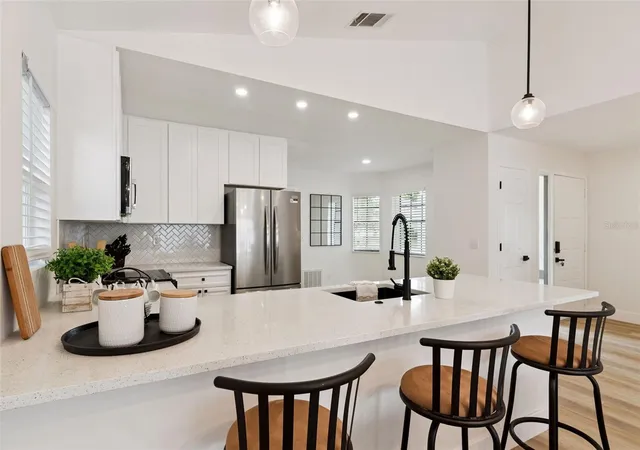 5th image of 13132 Phoenix Woods Ln, Orlando, FL 32824 | MLS# O6429065