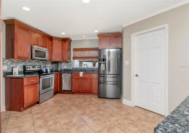 Photo 4 of Single family home for sale at 2535 Lake Ellen Dr, Tampa, FL 33618 | MLS# TB8533794 | Listing updated on 2026-10-05