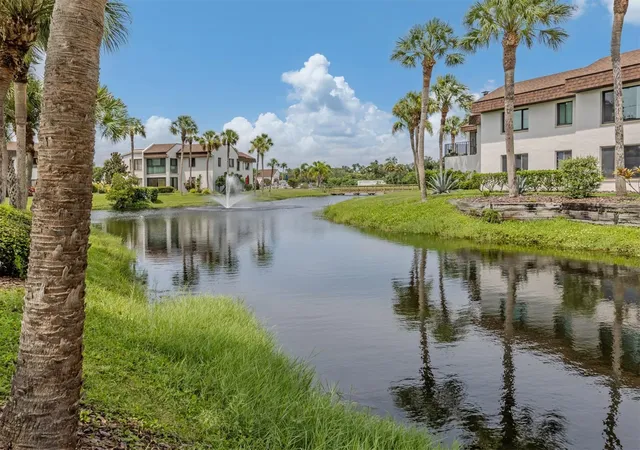 4th image of 808 Capri Isles Blvd, VENICE, FL 34292