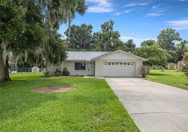 Photo 2 of Single family home for sale at 12185 Se 61st Court, Belleview, FL 34420 | MLS# G5115701 | Listing updated on 2026-09-08