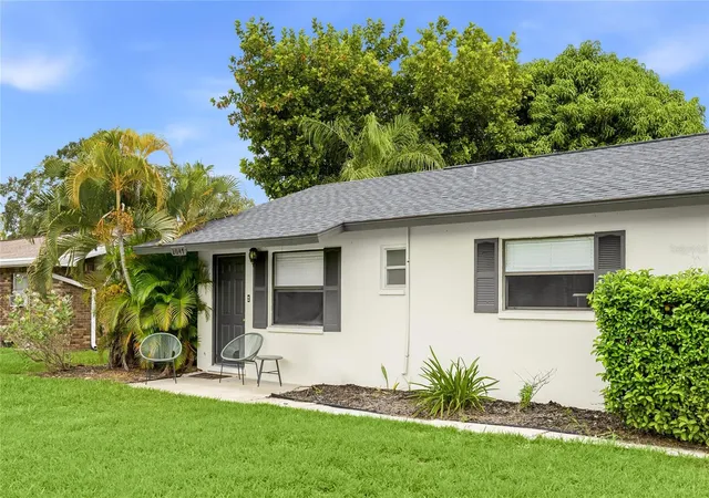 3rd image of 2047 & 2051 Fiesta Dr, Sarasota, FL 34231 | MLS# A4701436