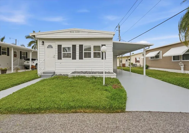 2nd image of 4908 5th A St E, Bradenton, FL 34203 | MLS# A4701448