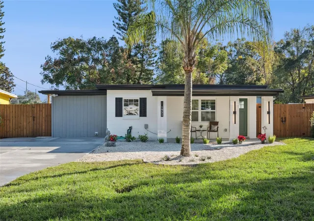 Photo 1 of Single family home for sale at 1931 Cloverlawn Ave, Orlando, FL 32806 | MLS# O6429150 | Listing updated on 2026-08-30