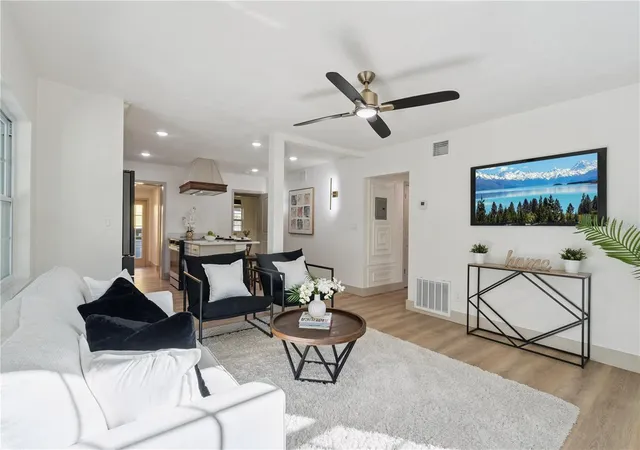 Photo 3 of Single family home for sale at 1931 Cloverlawn Ave, Orlando, FL 32806 | MLS# O6429150 | Listing updated on 2026-08-30