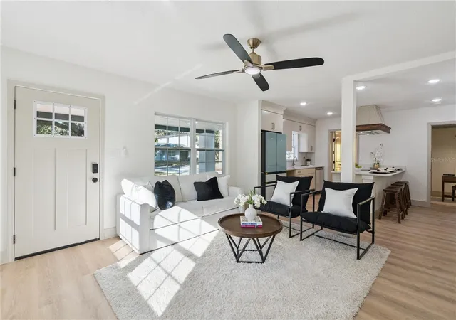 Photo 3 of Single family home for sale at 1931 Cloverlawn Ave, Orlando, FL 32806 | MLS# O6429150 | Listing updated on 2026-08-30