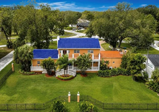 2nd image of 4929 N River Shore Dr #A, Tampa, FL 33603 | MLS# TB8533871